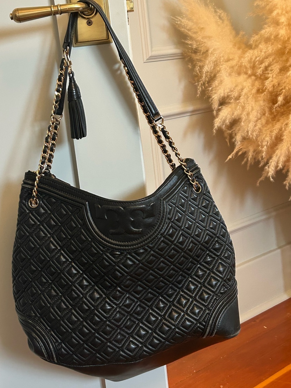 Tory Burch Black Quilted Leather Chain Shoulder Hobo Bag Tassel Gold Hardware